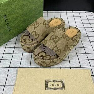 NEW Gucci Angelina GG Canvas Platform Slide Sandals in Beige Brown